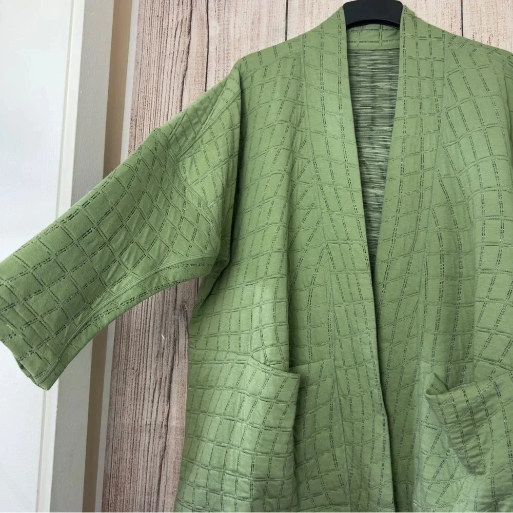 Nike Womens Yoga Therma Fit Jacquard Reversible Oversized Kimono Top  Large